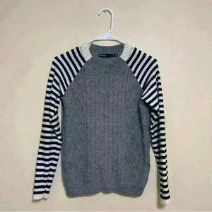 Karen Millen Women's Grey and White Sweater front 100% Wool